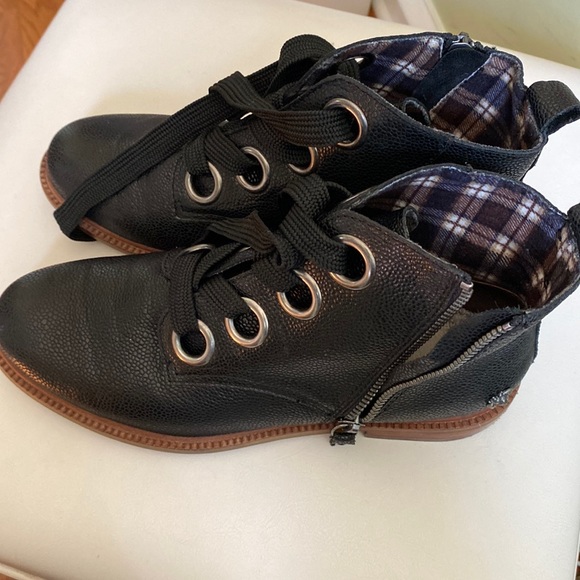 Kelsi Dagger Brooklyn Ankle Boots.   Closet Clear Out - Picture 2 of 9